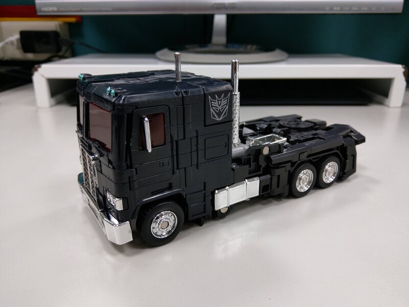 MP 49 Black Convoy In Hand Images Gallery  (15 of 23)